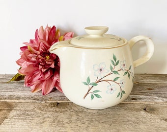 Vintage Home Laughlin Teapot ; Rhythm ; J45N6 Teapot with lid. Floral teapot; Woolworth