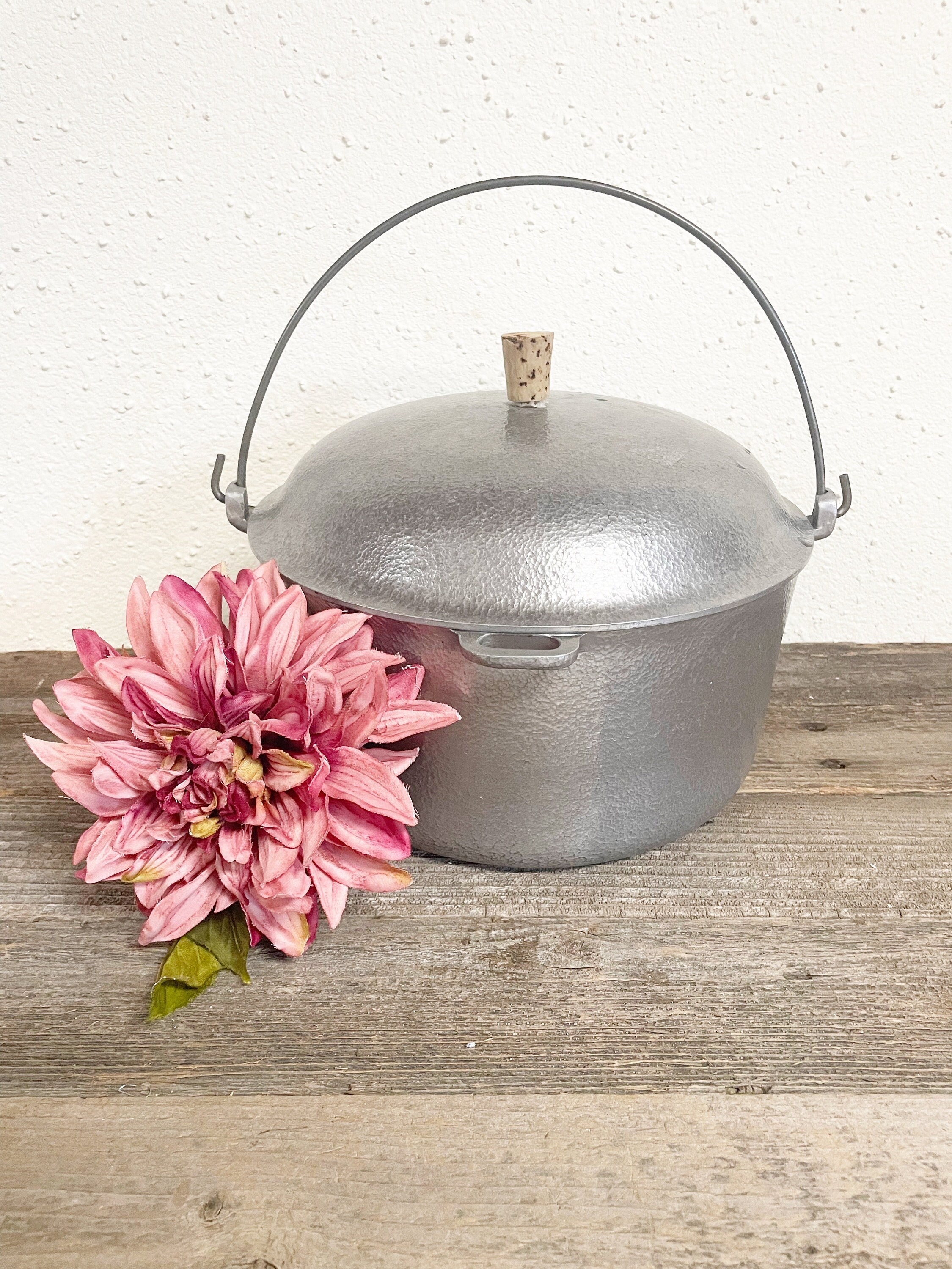 Vintage Super Maid Cookware Triangle Cast Aluminum Pot & Lid X 2, 1 Handle