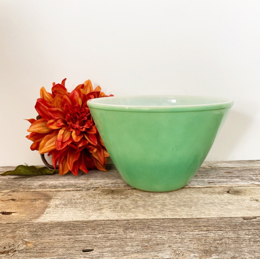 Vintage Green Fire King Solid Splash Proof Bowl 1960s Rainbow Etsy