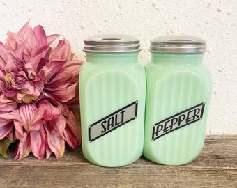 Jadeite Glass Ribbed Retro Diner Design Salt and Pepper Shaker Set