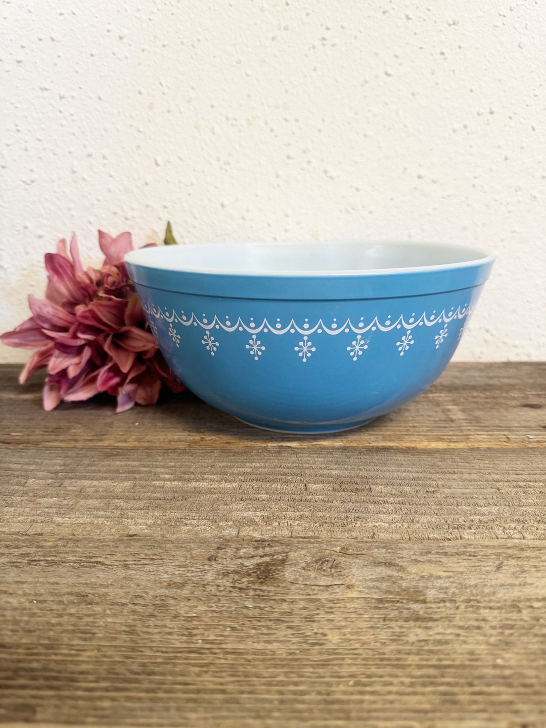 Pyrex 403 Snowflake Blue Garland Mixing Bowl, Blue With White Snowflake ...