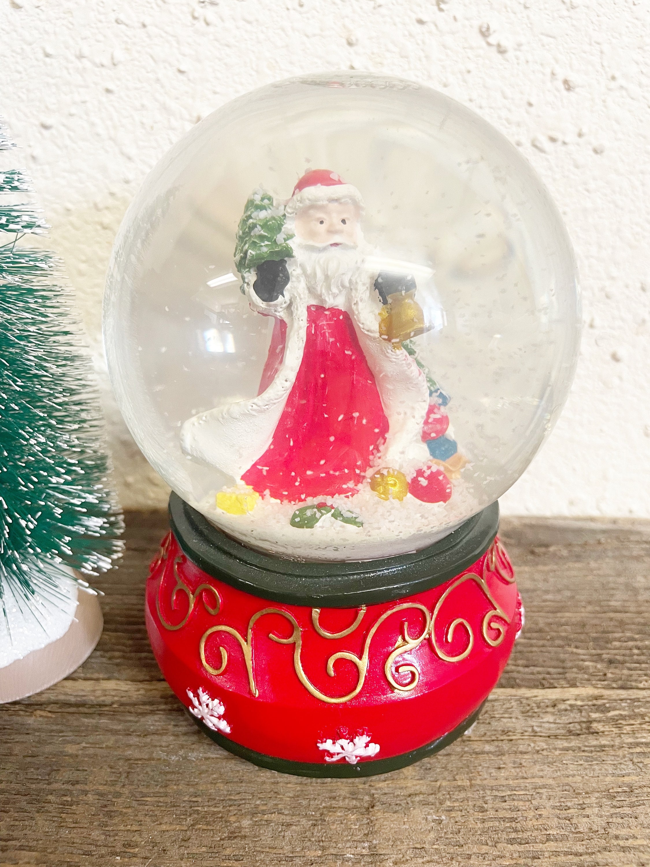  Christmas Glass Snow Globes Glitter Water Globe with Musical Snow  Globe Plays We Wish You a Merry Christmas, Santa Xmas Snow Globe, Holiday  Decoration : Home & Kitchen