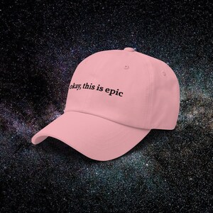 Okej, detta är en episk minimalistisk meme-pappahatt för Ben Shapiro-spelare, rolig tweet-hatt, streamer-keps, generation Z-present, tonårspresent, gamerflicka-estetik bild 2