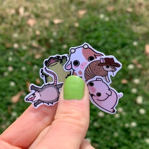 10 Pack Woebegone Animal Mini Pegatina Flakes / Linda Rana Divertida Vaca Zarigüeya Vaquero Armadillo Cerdo Pequeñas Pegatinas / Alegría Simple Al Azar