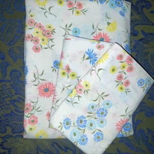 Vintage full size floral sheets.