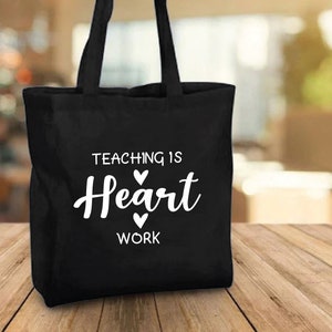 Gepersonaliseerde leraar tas, leraar tote tas, elke naam, regenboog tote tas, leraar cadeau, school leaving gift voor leraar, het onderwijzen van hart werk