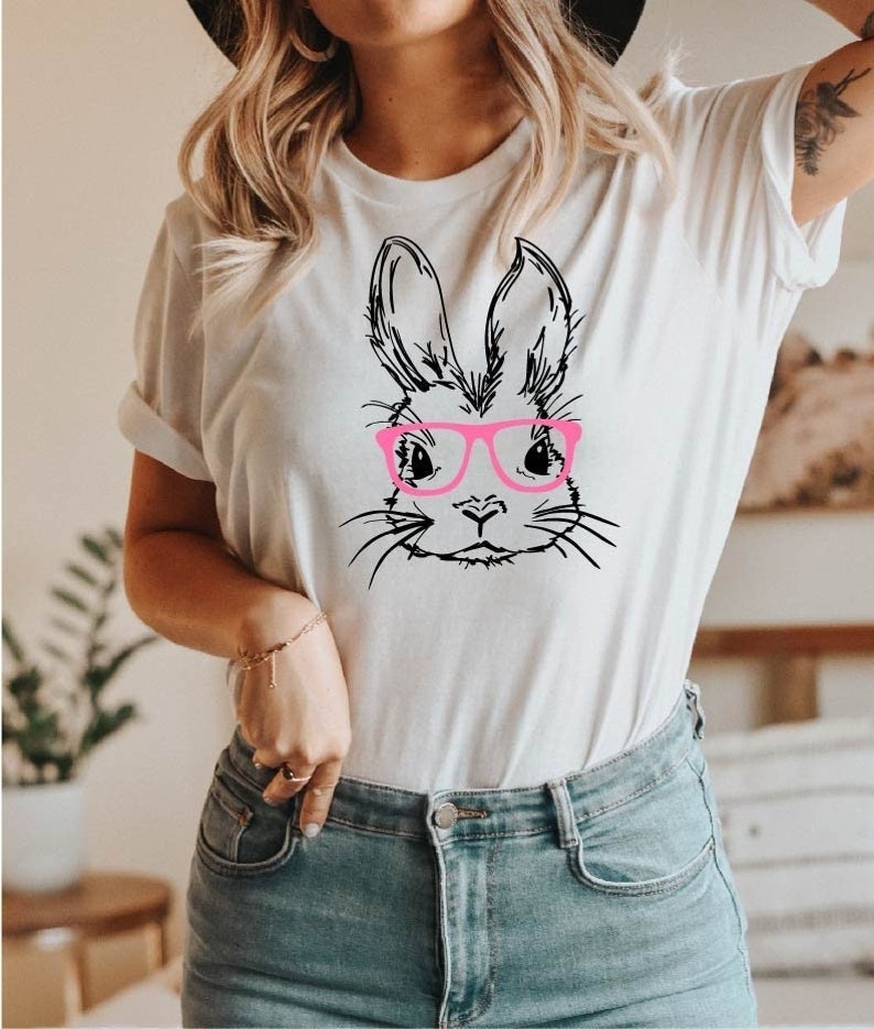 Bunny Shirt Floral Rabbit Shirt Lente T-shirt Pasen T-shirt Bunny Shirt Dierenliefhebber Natuurliefhebber, KONIJNTJE MET GLAS afbeelding 2