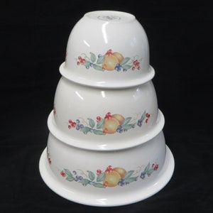 Vintage Corelle Coordinates &quot;Abundance&quot; Nested Mixing Bowls (set of 3)