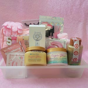 Tree Hut sugar scrub gift set