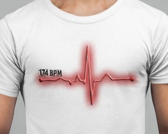 174 Bpm | ドラムンベース T シャツ | DNB 心拍数 T シャツ | ドラムンベース シャツ | ジャングリスト マッシブ | ジャングリスト T シャツ | DJ シャツ | レイバー T シャツ トップ