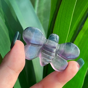 Rainbow Fluorite Bee Carving // Crystal Bumble Bee // Sweet Little Fluorite Bee // Bumble Bee Carving // Fluorite Bumble Bee