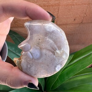 Druzy Flower Agate Moon Face // Geode Moon Face // Agate Moon Carving // Flower Agate Geode // Palmgrootte voor meditatie // Woondecoratie