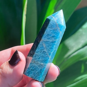 Gorgeous Blue Apatite Tower // Gemmy Blue Apatite Point // Blue Crystal Tower // Blue Stone Tower