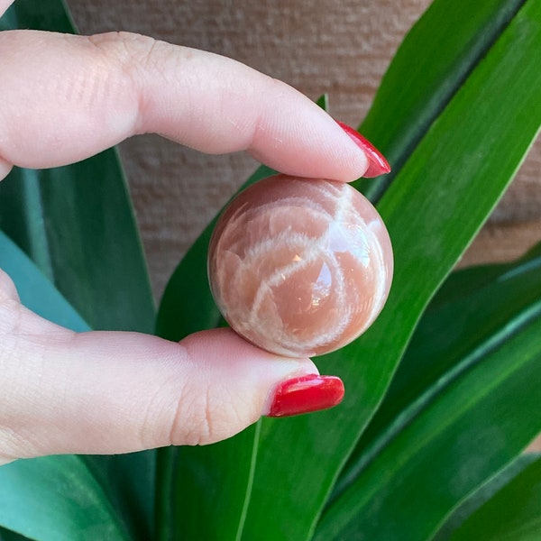 Flashy Peach Moonstone Sphere // Peachy Moonstone Crystal Ball // High Quality Peach Moonstone // Flashy Moonstone Sphere