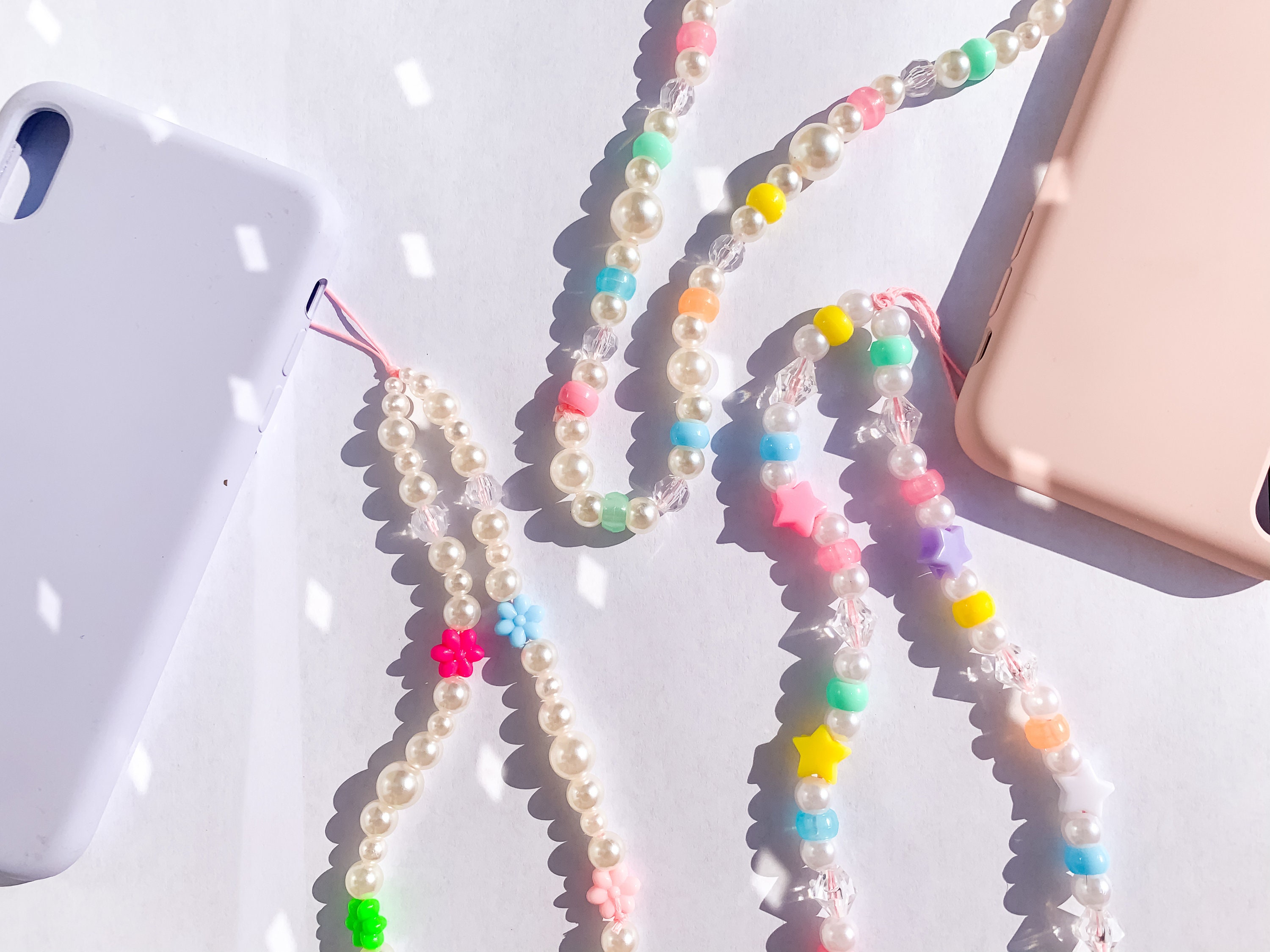 how to attach charm to phone