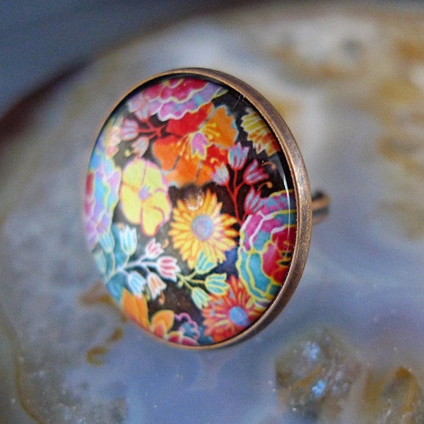 Grande bague bohème en cuivre, fleurs vintage multicolores, style boho, gypsie, hippie, bijou artisanal, automne hiver, cadeau pour elle