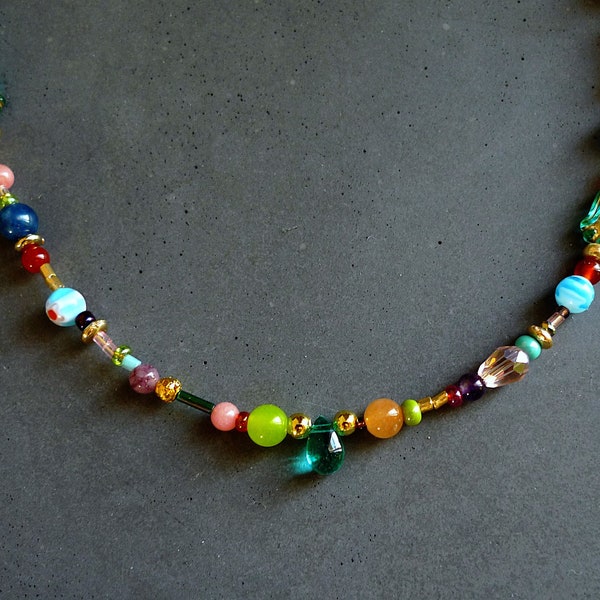 Collier de perles colorées, collier multicolore, ras de cou arc-en-ciel, collier superposable, cadeau d'anniversaire, idée cadeau pour femme