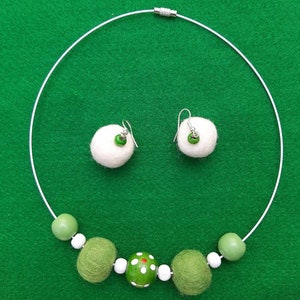 Zimna Jabka Free shipping Free domestic delivery Wool felt balls necklace and earrings set Gift for girl Felted wool ensemble image 1