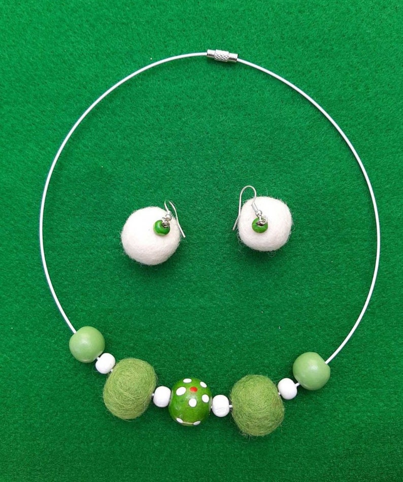 Zimna Jabka Free shipping Free domestic delivery Wool felt balls necklace and earrings set Gift for girl Felted wool ensemble image 1