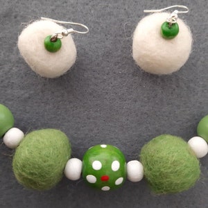 Zimna Jabka Free shipping Free domestic delivery Wool felt balls necklace and earrings set Gift for girl Felted wool ensemble image 8