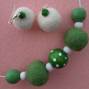 Zimna Jabka Free shipping Free domestic delivery Wool felt balls necklace and earrings set Gift for girl Felted wool ensemble image 9