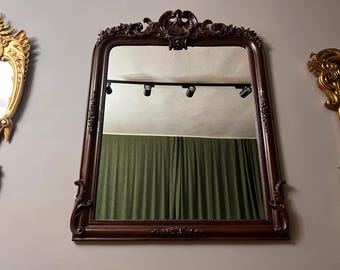 Vergoldeter Barock Spiegel: Kunstvoller Französischer Rokoko Stil