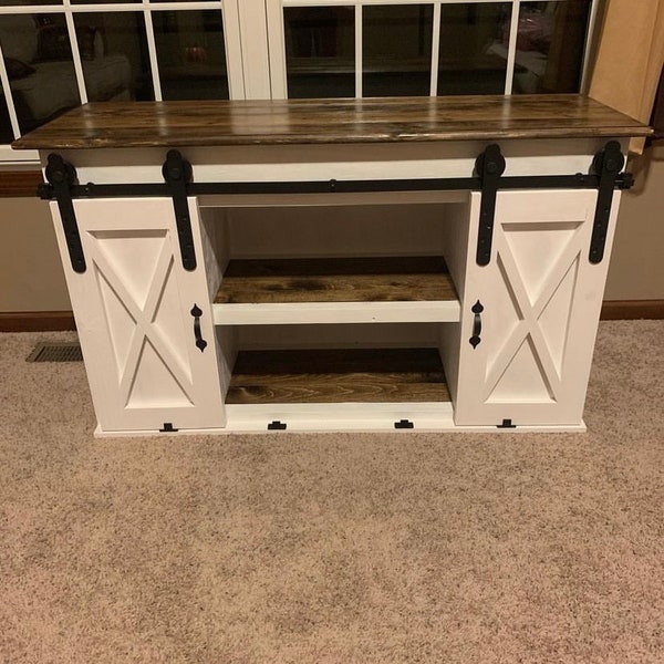 Farmhouse TV Stand Build Plans (sliding barn doors)