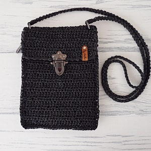 Kleine Schultergurttasche aus Raffia-Seil • Kleine Umhängetasche • Handytasche mit Seitentasche • Reißverschluss, gefütterte Frauentasche • Boho Geschenke