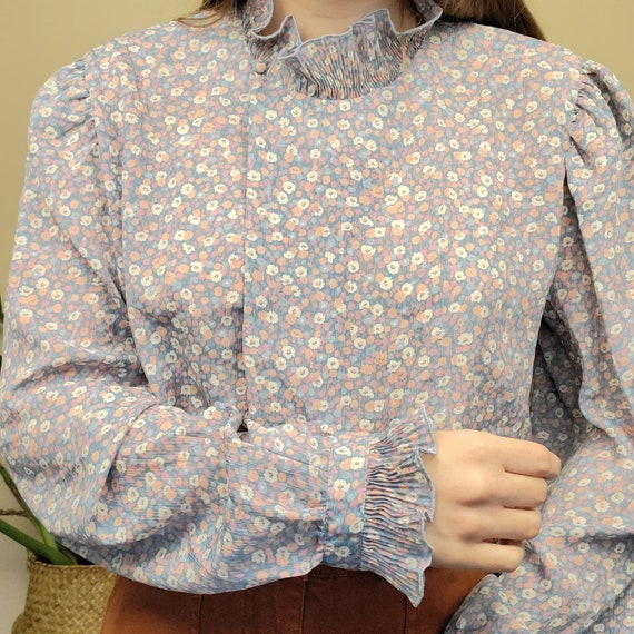 Vintage 70s Blue Pastel Floral Victorian Mockneck… - image 4