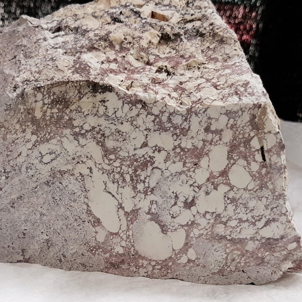 Raw Natural Viper Magnesite Crystal / Stone, prachtige aders en patronen, weegt 2,54 pond., (4,25 "H x 3,50" W)