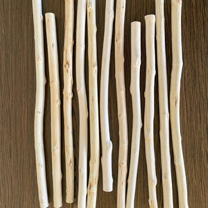 Geschältes Birkenholz Stäbchen Makramee Hängedübel Verschiedene Größen zum Aufhängen von Wandteppichen und Bastelprojekten Von Echter Ast Holzstange
