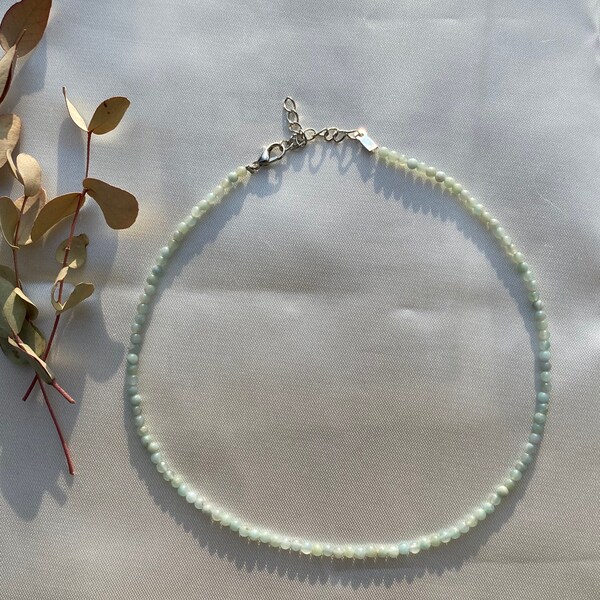Halskette aus Jade Steinen  (Halbedelsteinen)