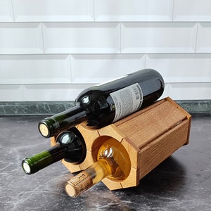 Vintage Weinregal Weinständer Weinflaschenhalter aus recyceltem Teakholz  Regal für 8 Weinflaschen Maße: 33.0 x 20.0 x 137.0 cm