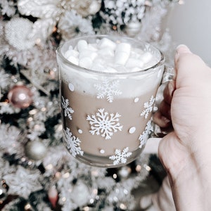 Snowflake Glass Mug, Christmas Coffee Mug, Christmas Coffee Glass, Christmas Gifts, Holiday gifts, Custom Mugs, Glass Cup, Iced Coffee Mug