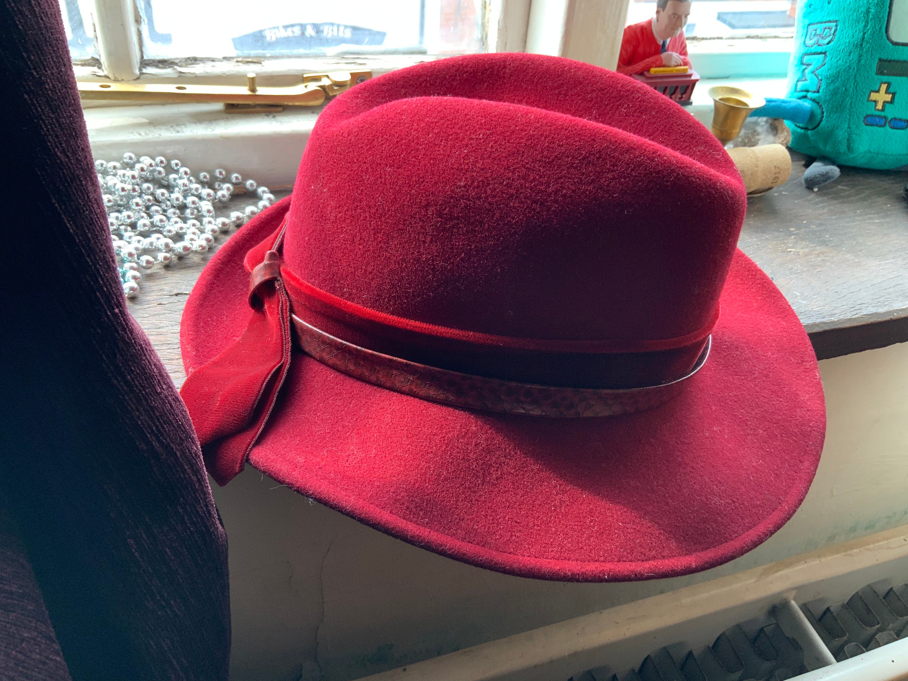Mr. John Vintage Red Hat - Etsy display picture 1