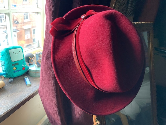 Mr. John Vintage Red Hat - Etsy display picture 2