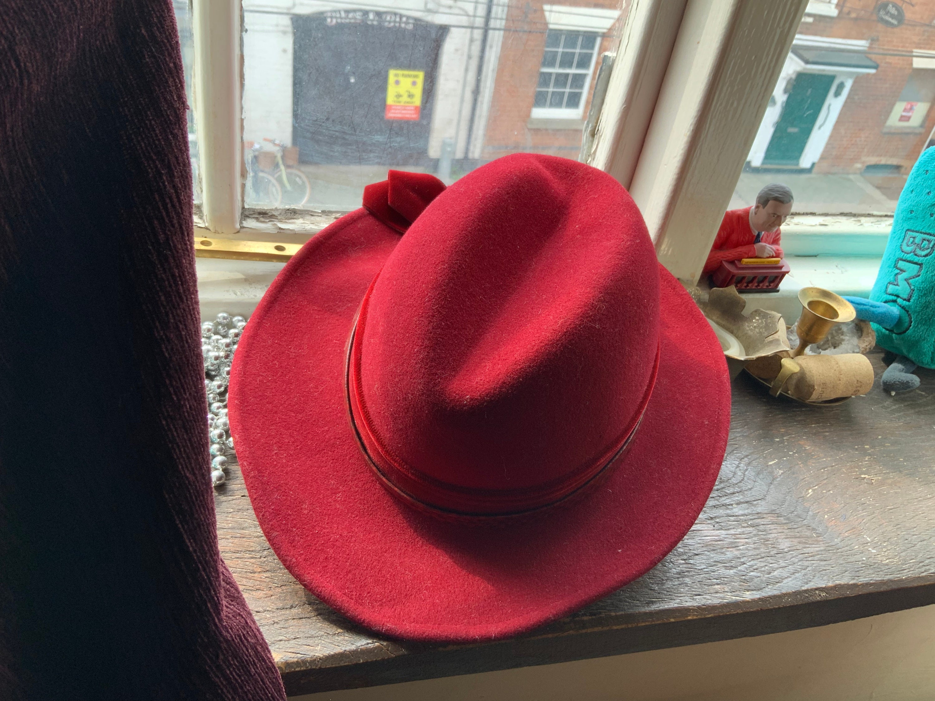 Vtg Mr. John’s Red Feather Felt/Wool Hat Vtg Mr John Jr Burnt Orange Felt Fur Hat W/Feather Church  main image 3