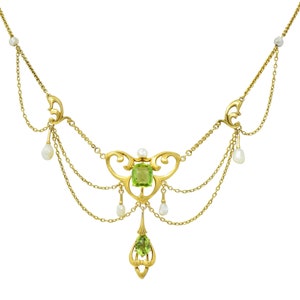 Art Nouveau Peridot Pearl 14 Karat Yellow Gold Festoon Antique Drop Necklace