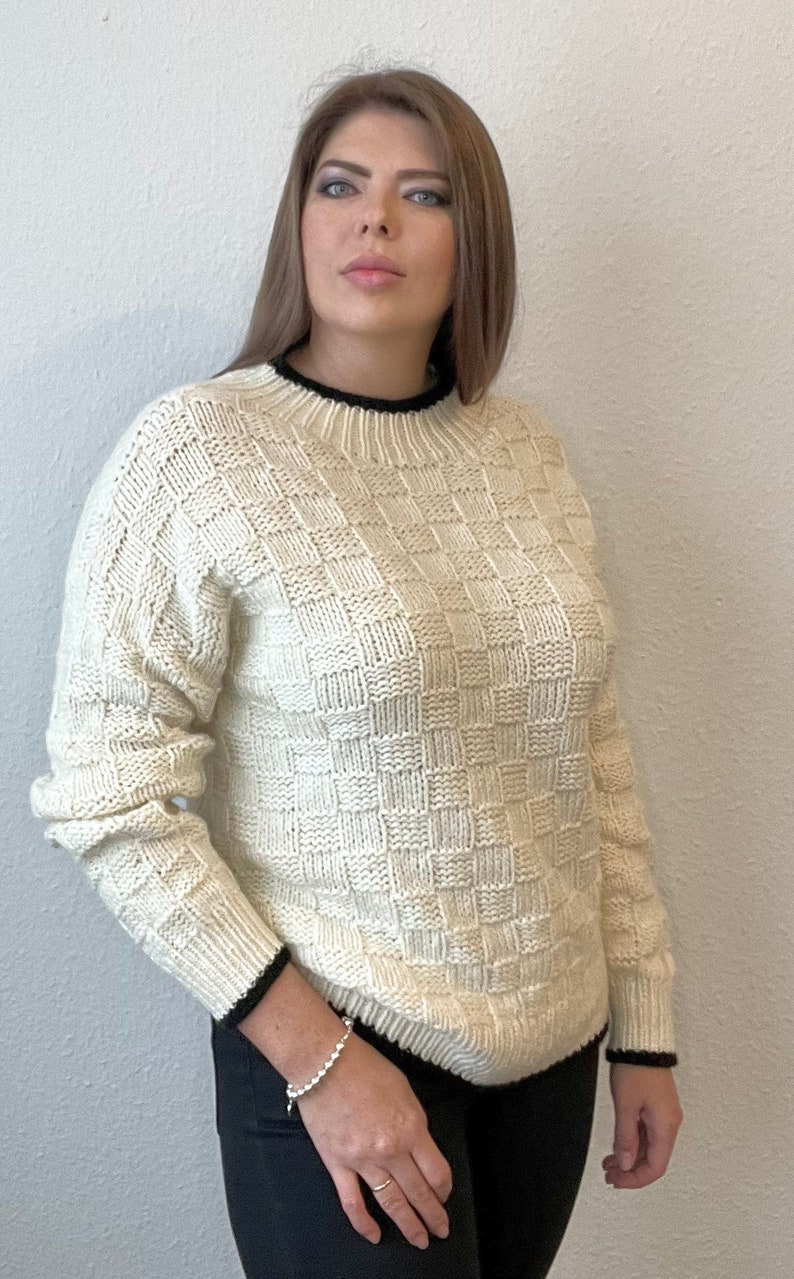 Knitted sweater/ Chunky merino-cashmere sweater/ Round neck long sleeve sweater/ White wool sweater/ Oversized sweater/ Chunky knit sweater image 3
