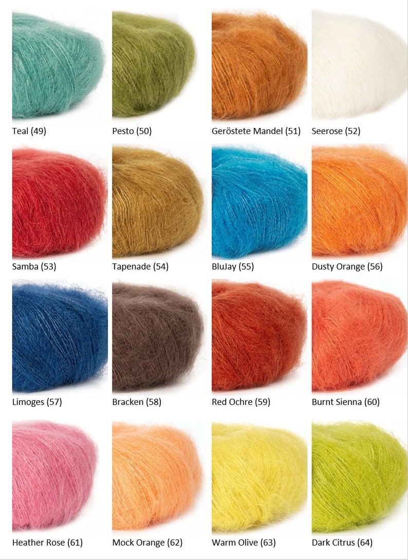 K&ouml;nnte beinhalten: Eine Sammlung von 15 Garnkn&auml;uel in verschiedenen Farben, darunter T&uuml;rkis, Gr&uuml;n, Orange, Wei&szlig;, Rot, Blau, Braun, Rosa, Gelb und Limettengr&uuml;n. Jedes Kn&auml;uel besteht aus einem weichen, flauschigen Garn mit einer flauschigen Textur.