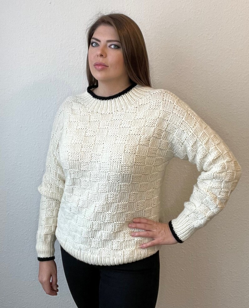 Knitted sweater/ Chunky merino-cashmere sweater/ Round neck long sleeve sweater/ White wool sweater/ Oversized sweater/ Chunky knit sweater image 2