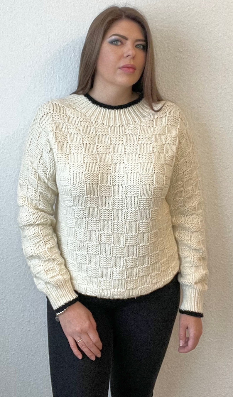 Knitted sweater/ Chunky merino-cashmere sweater/ Round neck long sleeve sweater/ White wool sweater/ Oversized sweater/ Chunky knit sweater image 4