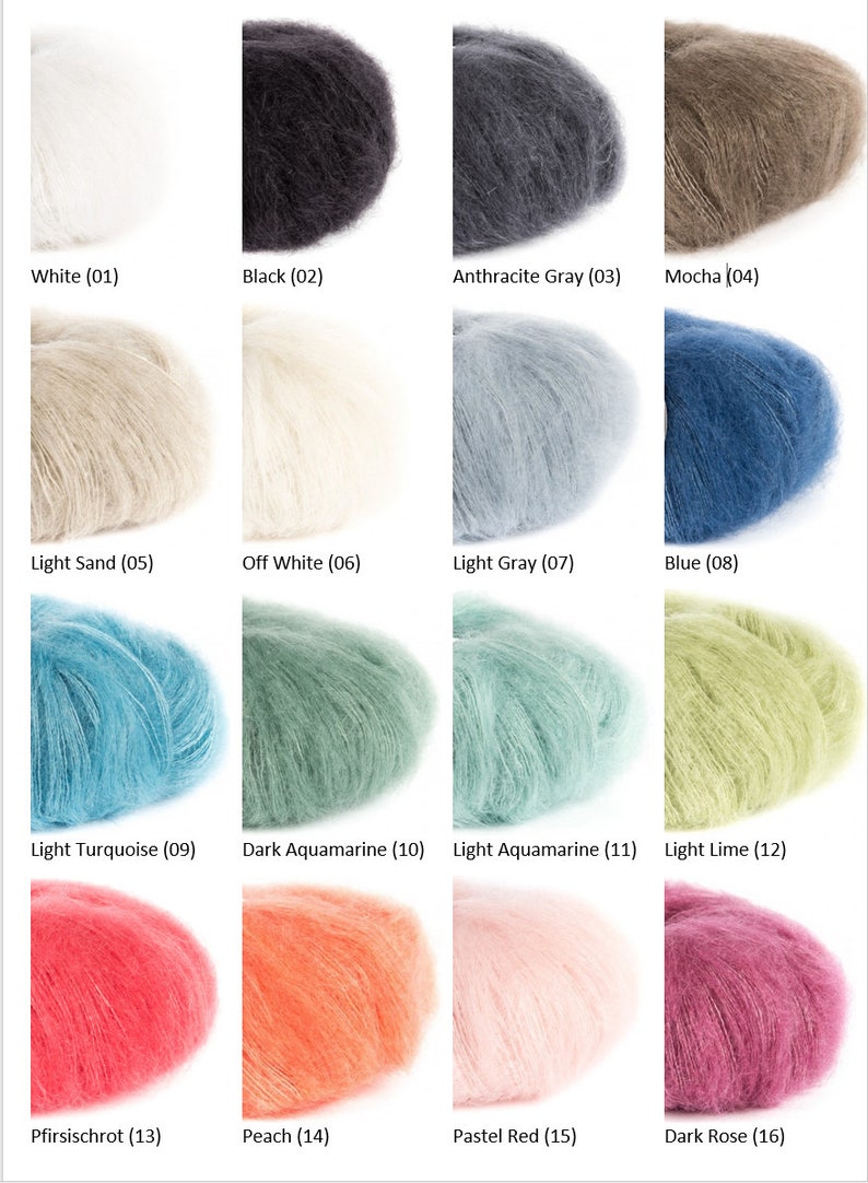 K&ouml;nnte beinhalten: Eine Farbkarte mit 16 verschiedenen Farbt&ouml;nen von Garn. Das Garn ist eine weiche, flauschige Mohairmischung. Die Farben umfassen Wei&szlig;, Schwarz, Grau, Mokka, Hellesand, Offwhite, Hellgrau, Blau, Hellt&uuml;rkis, Dunkel-Aquamarin, Hell-Aquamarin, Hellgr&uuml;n, Pfirsich, Pastellrot und Dunkelrosa.