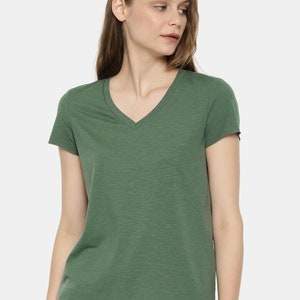 Gildan V-neck T-shirts for Women 6 in pack Green Colors