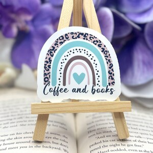 Kaffee und Bücher Regenbogen Aufkleber - Buch Liebhaber Geschenk