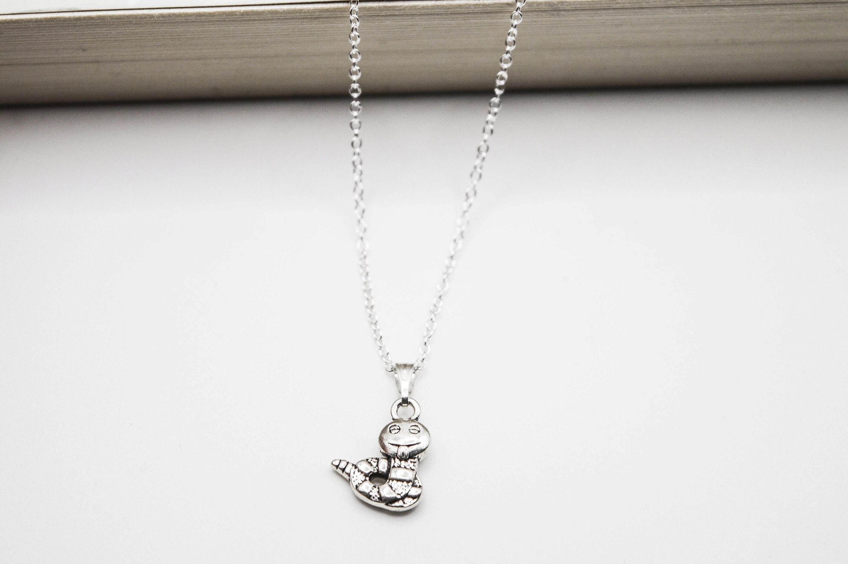 Collana Con Ciondolo Libro Per Amanti Della Lettura - Acciaio Inossidabile, Regalo Per Insegnanti E Lettori, Con Sacchetto Di Velluto