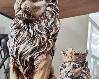 Crowned Lion Statue: Handmade Home Decor Sculpture