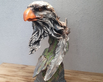 Escultura artesanal em busto de cabeça de águia, decoração para casa na cor preta (34 cm)