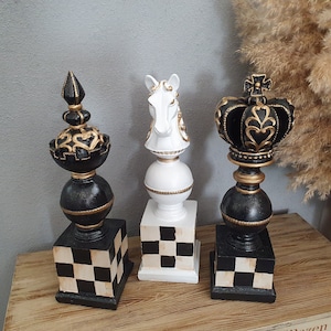 Decorative Chess Piece Statue, Chess set of 3, Large Chess Team Statues,3 Piece Chess Sculpture, Housewarming Gifts, Mother&#39;s Day Gift