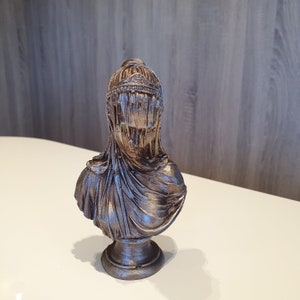 Statua decorativa della piccola signora velata, statua della signora, scultura donna, regalo di inaugurazione della casa, decorazione per la casa, arredamento per la casa, regalo per la festa della mamma